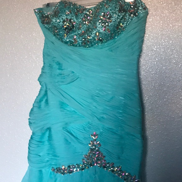 Gorgeous beaded aqua/mint sweetheart prom gown - Picture 4 of 8